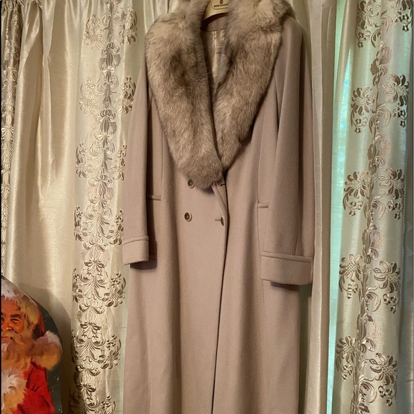 STUNNER SHOW STOPPER VINTAGE 100% wool camel coat fox collar GORGEOUS!🏆🏆🧥 - Picture 3 of 14